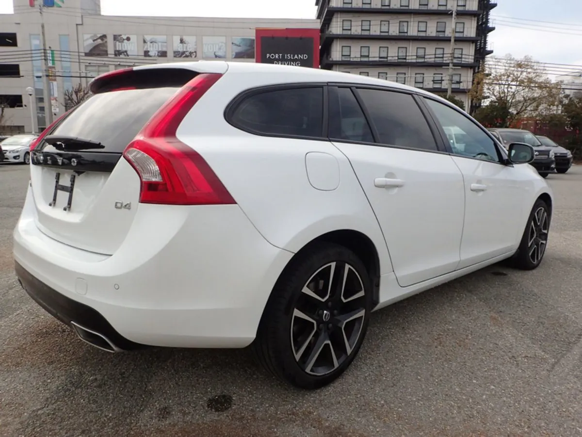 Volvo V60 2.0 D4 SE Luxury Diesel 190BHP Automati - Image 4