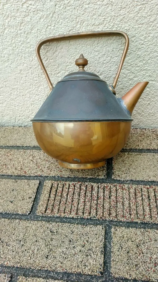 Antique Spirit kettle on metal tripod Stand - Image 2