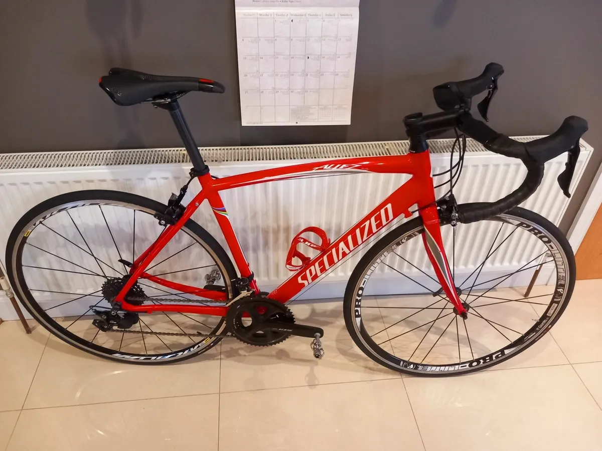 Specialized 11 speed - IMMACULATE - Image 1