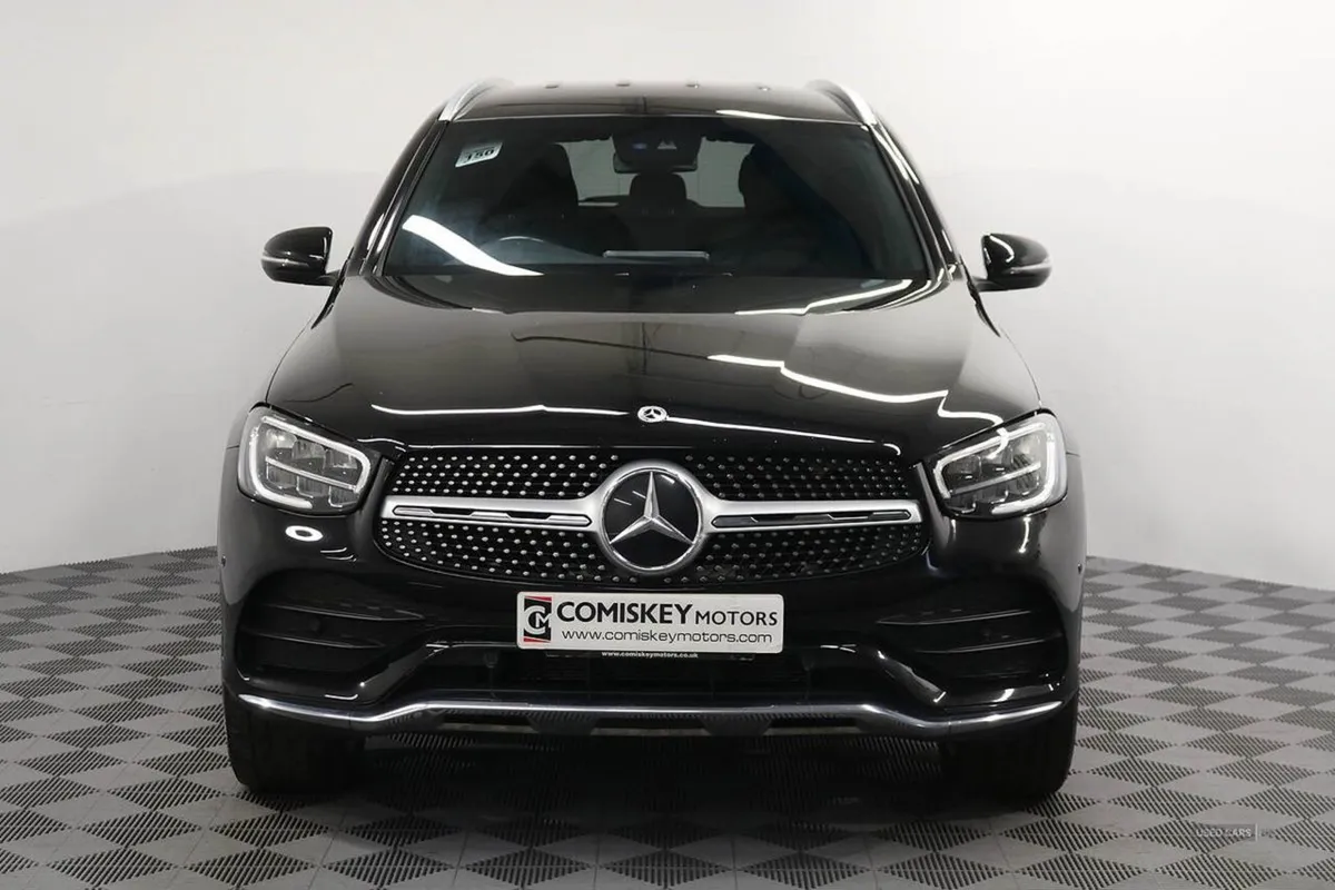Mercedes-Benz GLC 300de AMG Line - Image 2