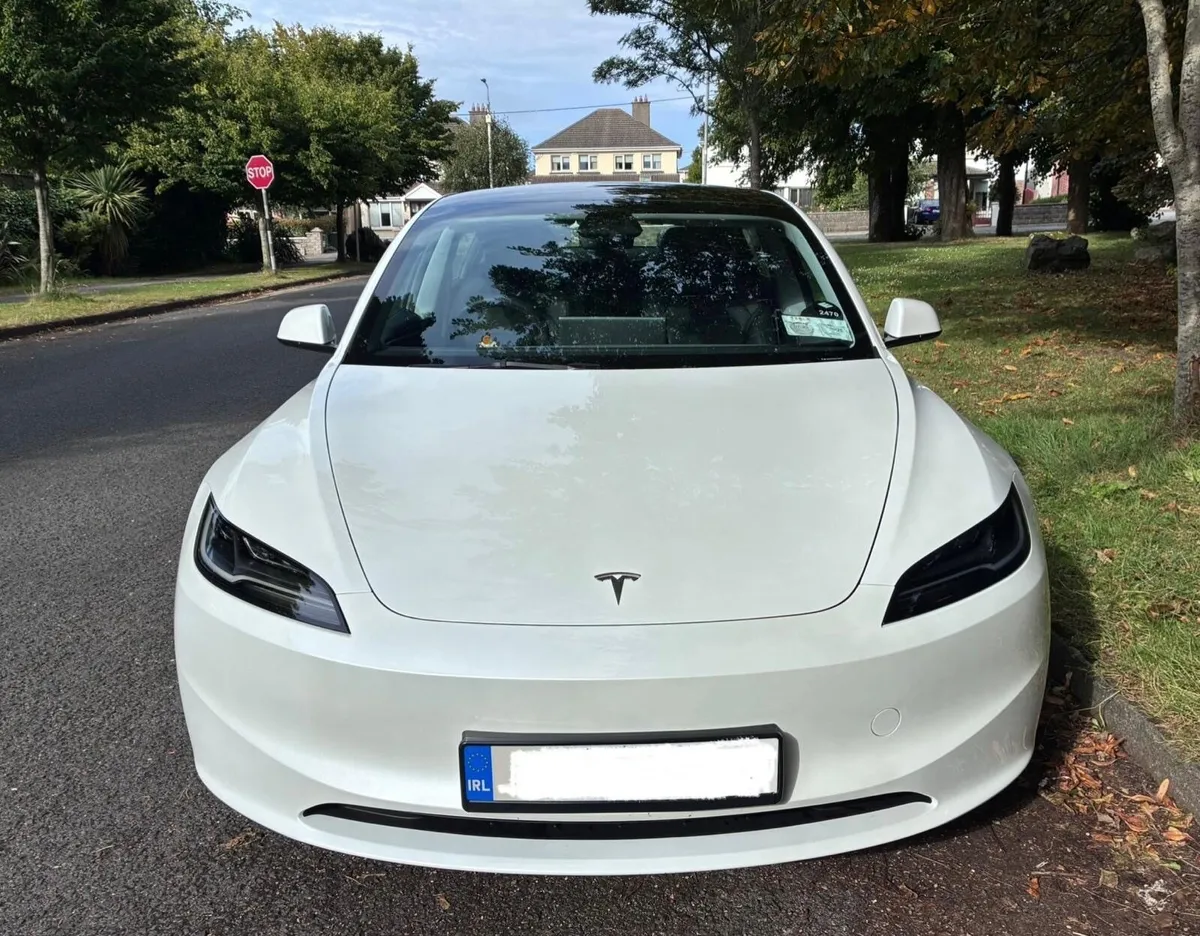 Tesla Model 3 2024 - Image 2