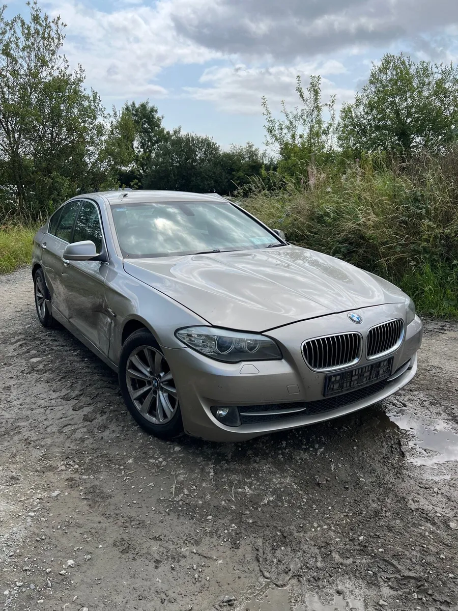 Breaking bmw 520d 2012 f10 A72 n47d20c - Image 3