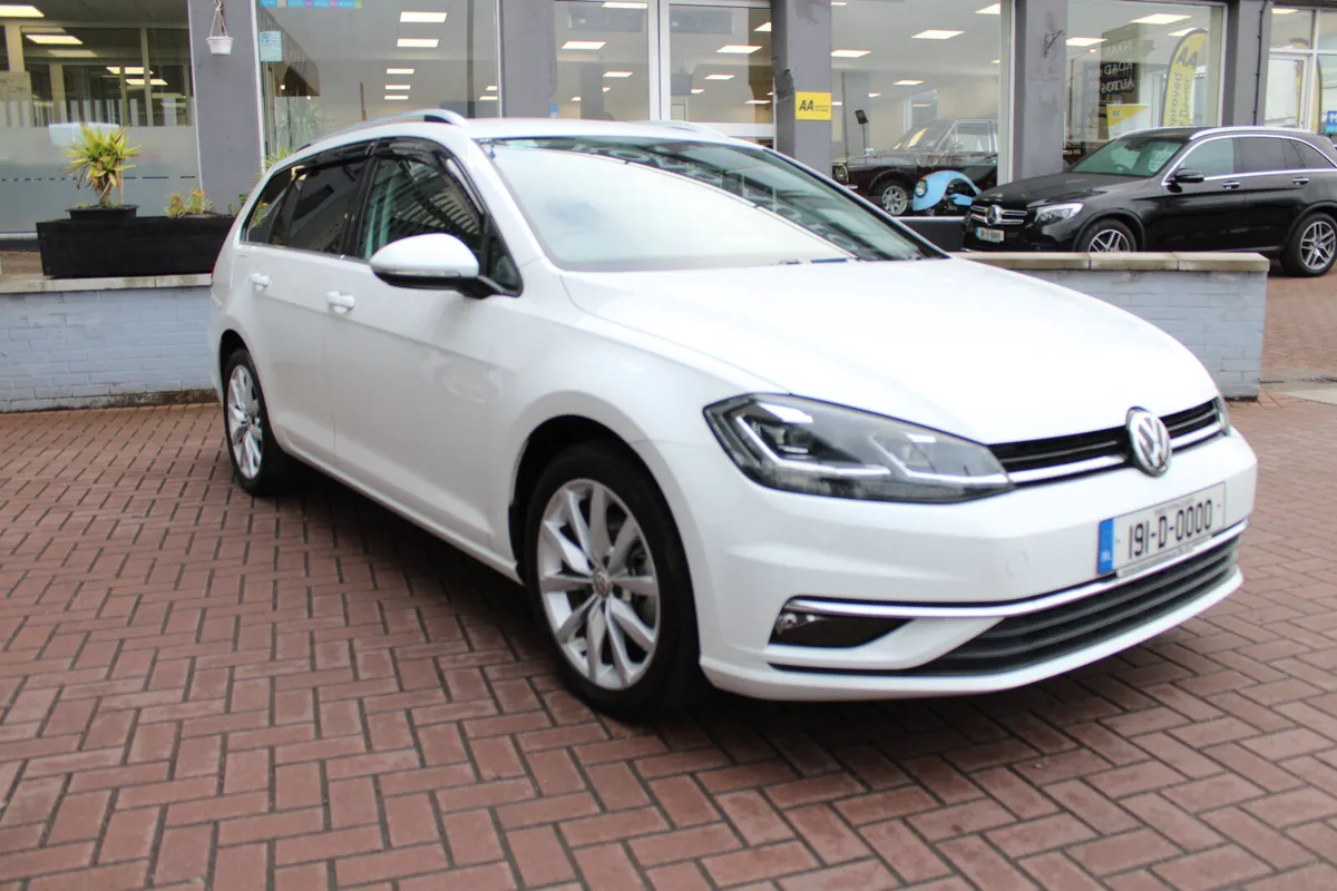 VOLKSWAGEN GOLF 1.2 TSI COMFORTLINE PLUS 5DR ESTAT - Image 1