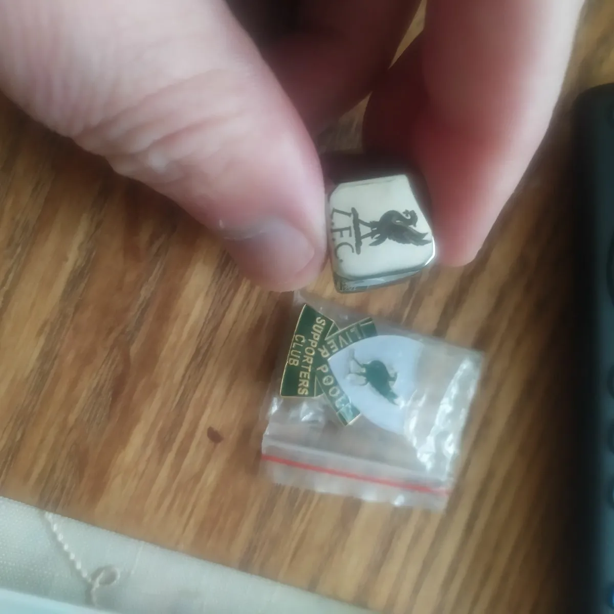 Liverpool 80 s ring and pin badge lfc official - Image 1