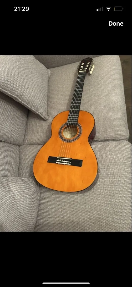 junior Guitar - Image 1