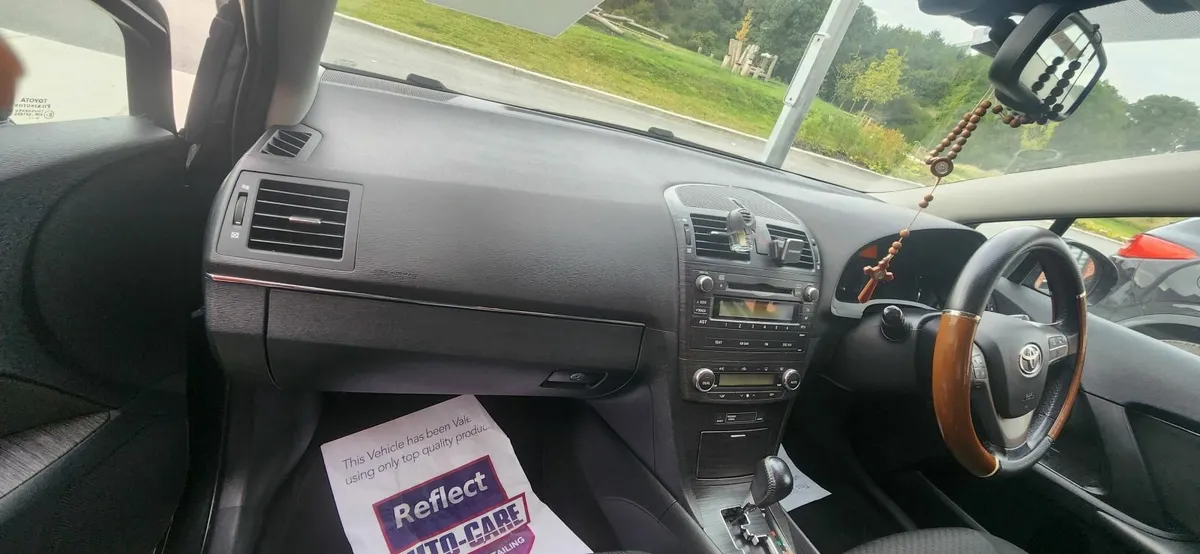 Toyota Avensis 2009 - Image 2