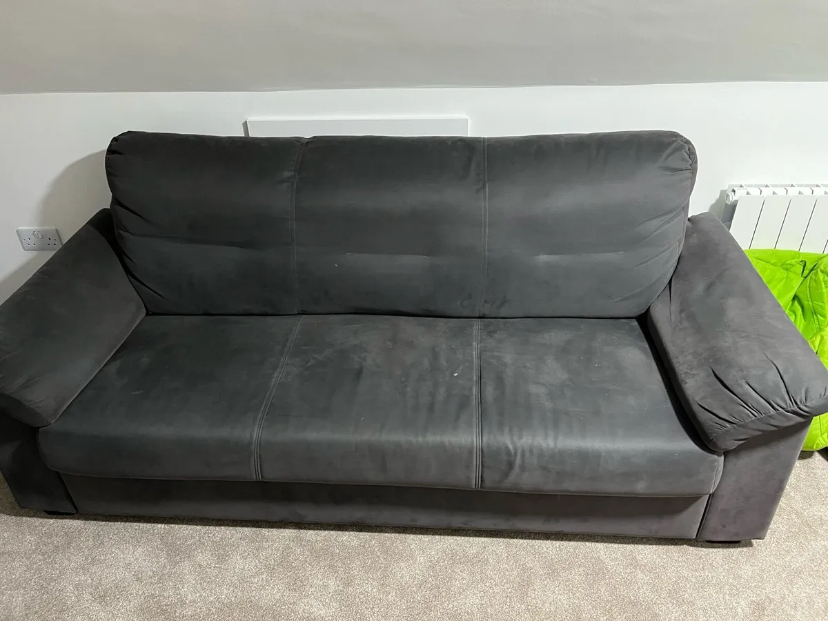 Sofa-3 Seater - Free - Image 1