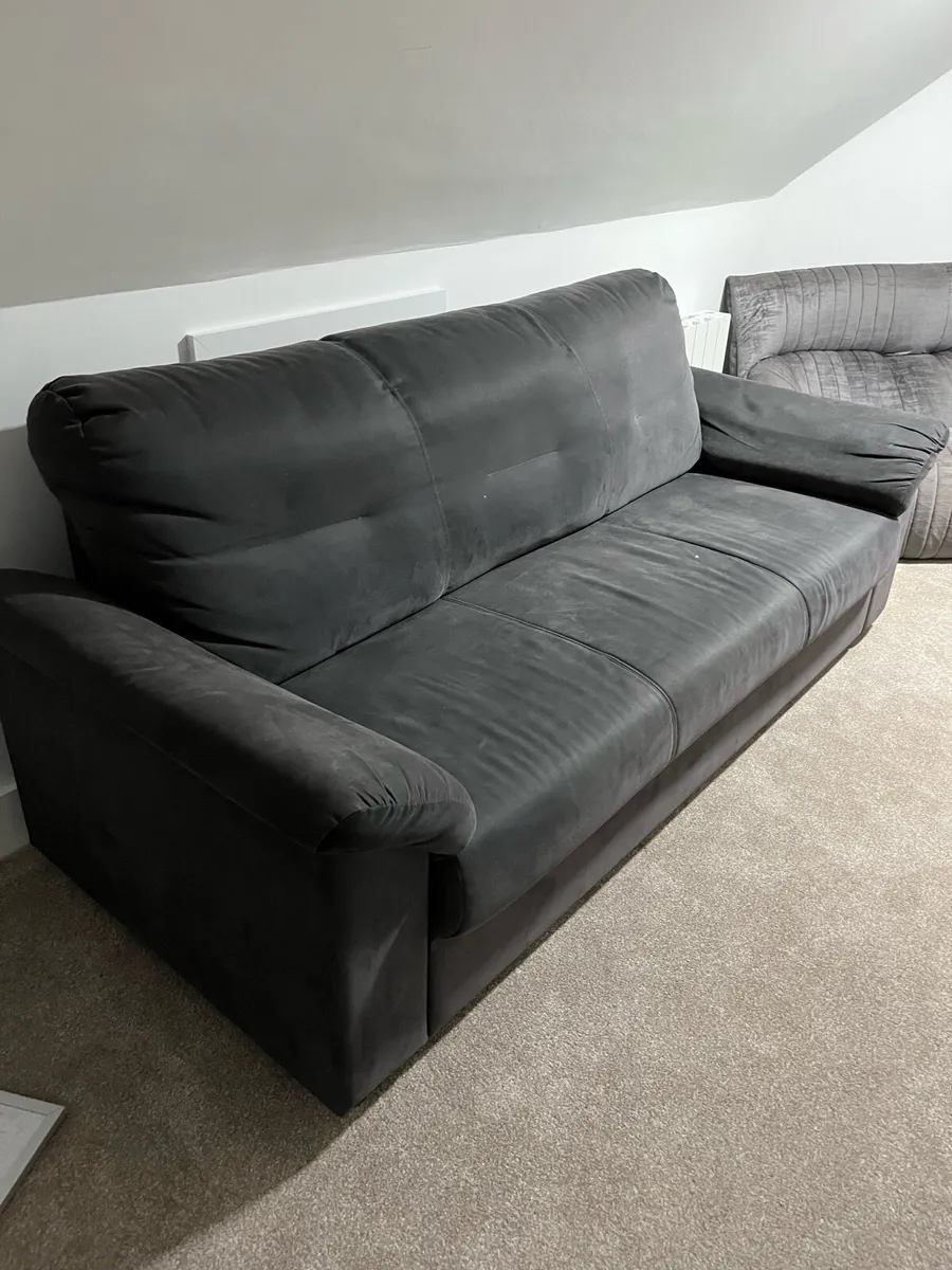 Sofa-3 Seater - Free - Image 3