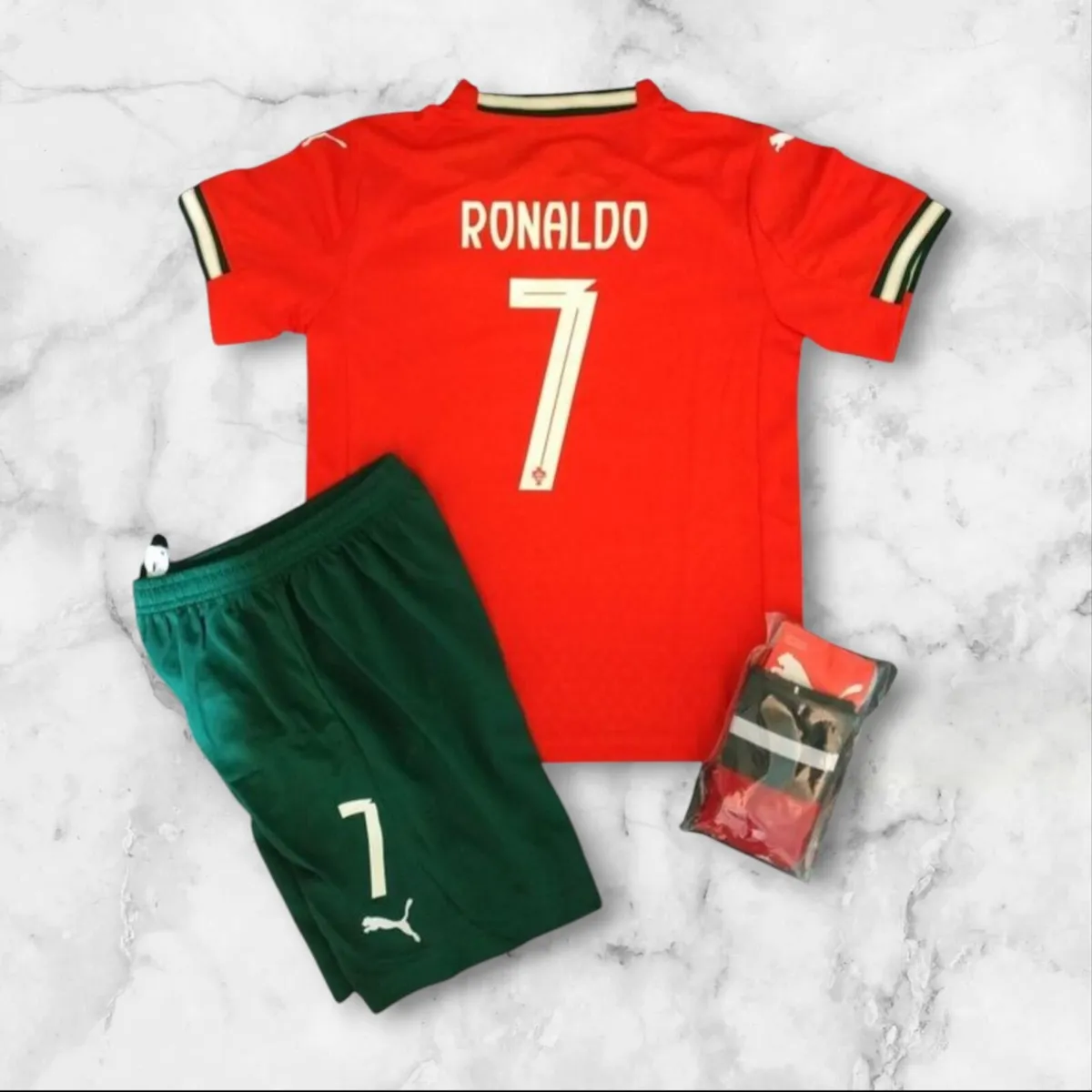 PORTUGAL (RONALDO 7 )KIDS KIT , 8/9, 10/11 ,12/13 - Image 1