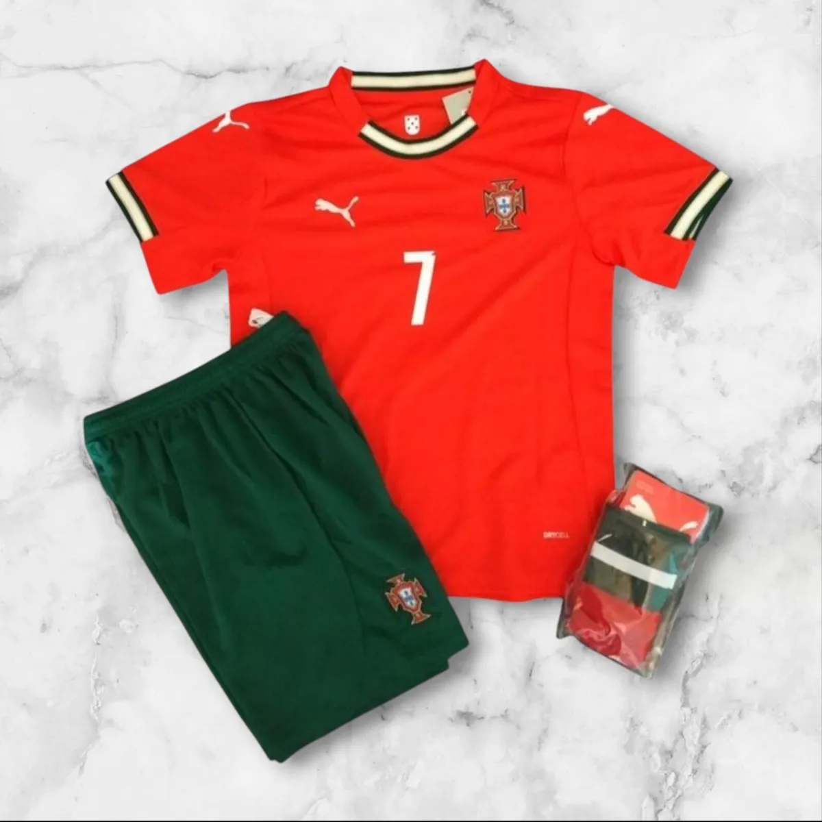 PORTUGAL (RONALDO 7 )KIDS KIT , 8/9, 10/11 ,12/13 - Image 2