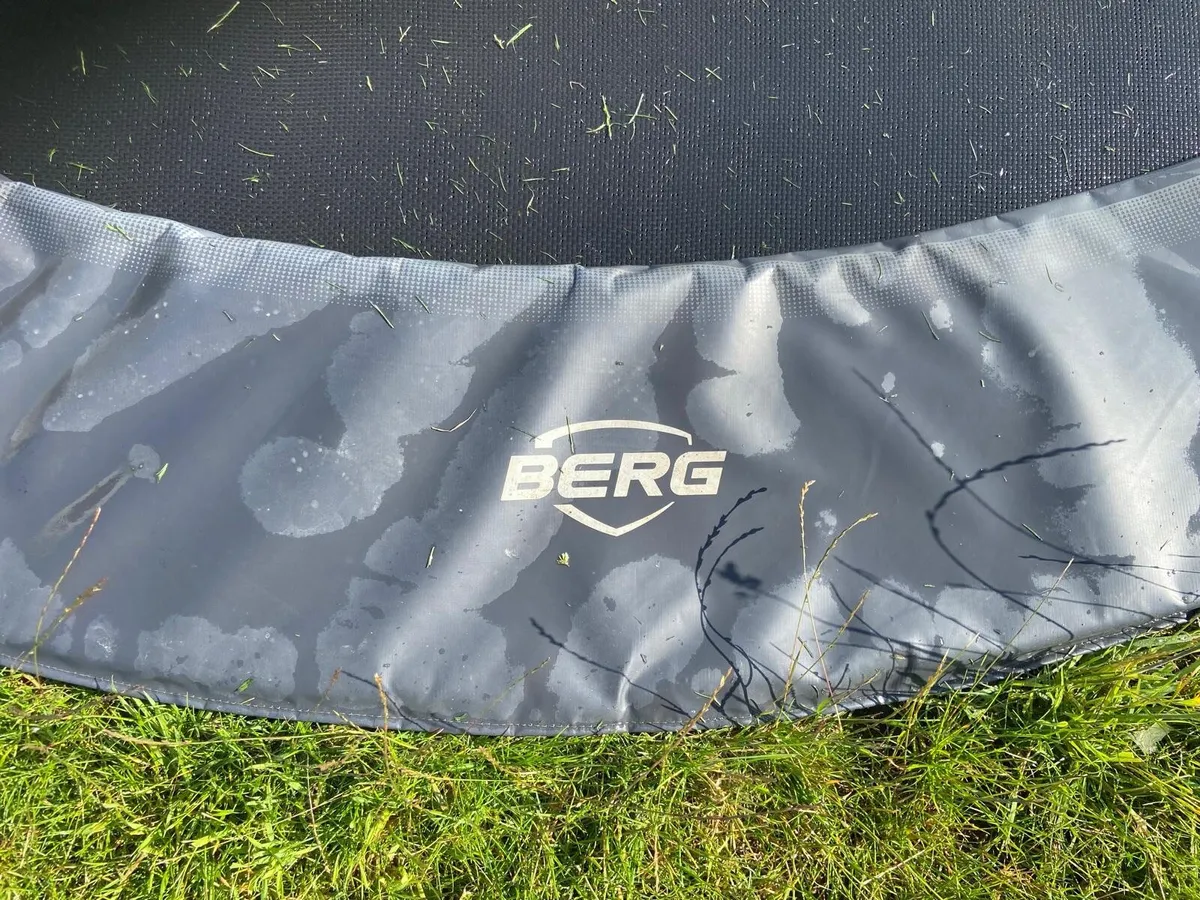 Berg Flatground Trampoline 14ft - Image 3