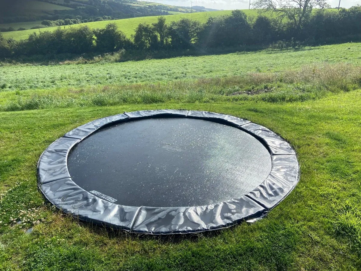 Berg Flatground Trampoline 14ft - Image 4