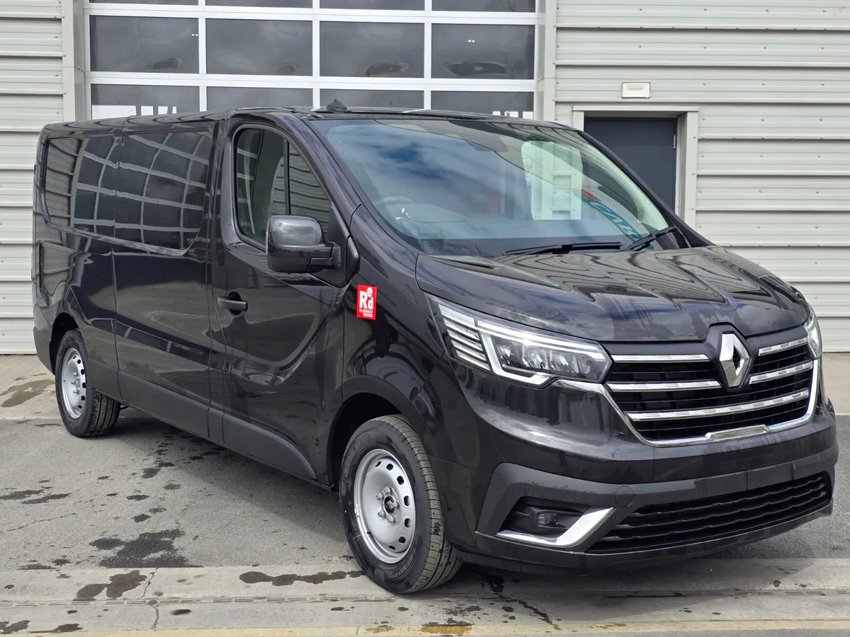 Renault Trafic Red Edition LWB Black - Image 1