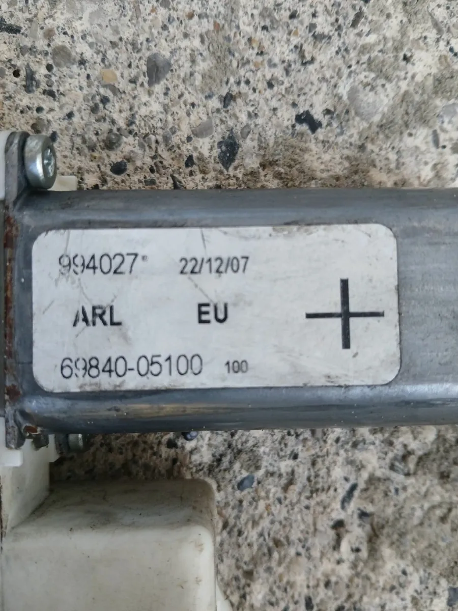 Toyota Avensis Window Regulator - Image 3