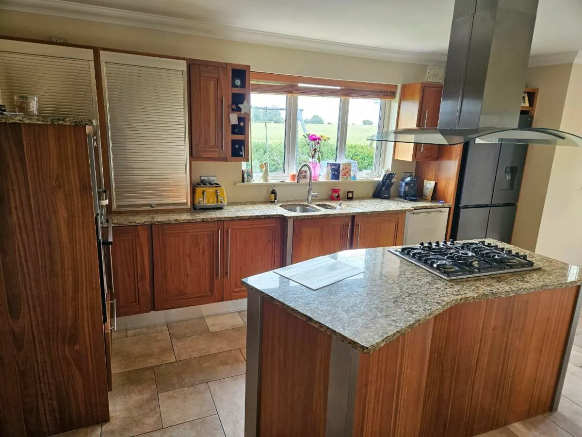 Walnut Kitchen. - Image 2