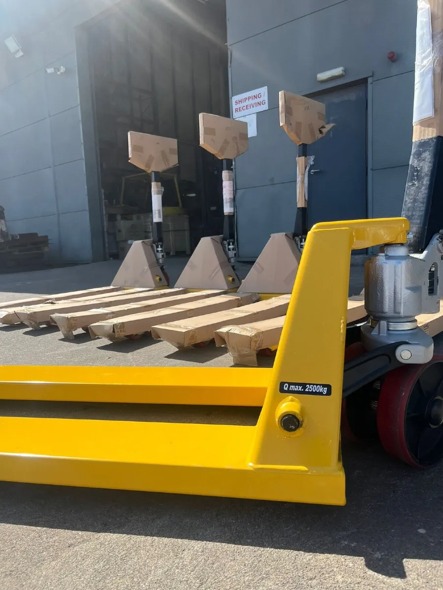 forklift pallet trucks FREE DELIVERY UNTIL JULY 20 - Image 1