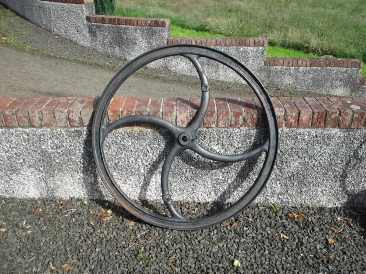 Large Cast Iron Crank Wheel - Image 1