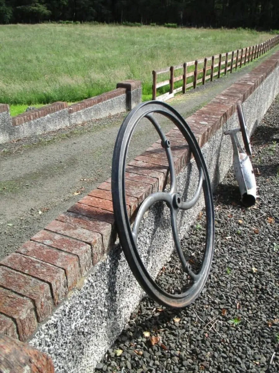 Large Cast Iron Crank Wheel - Image 2