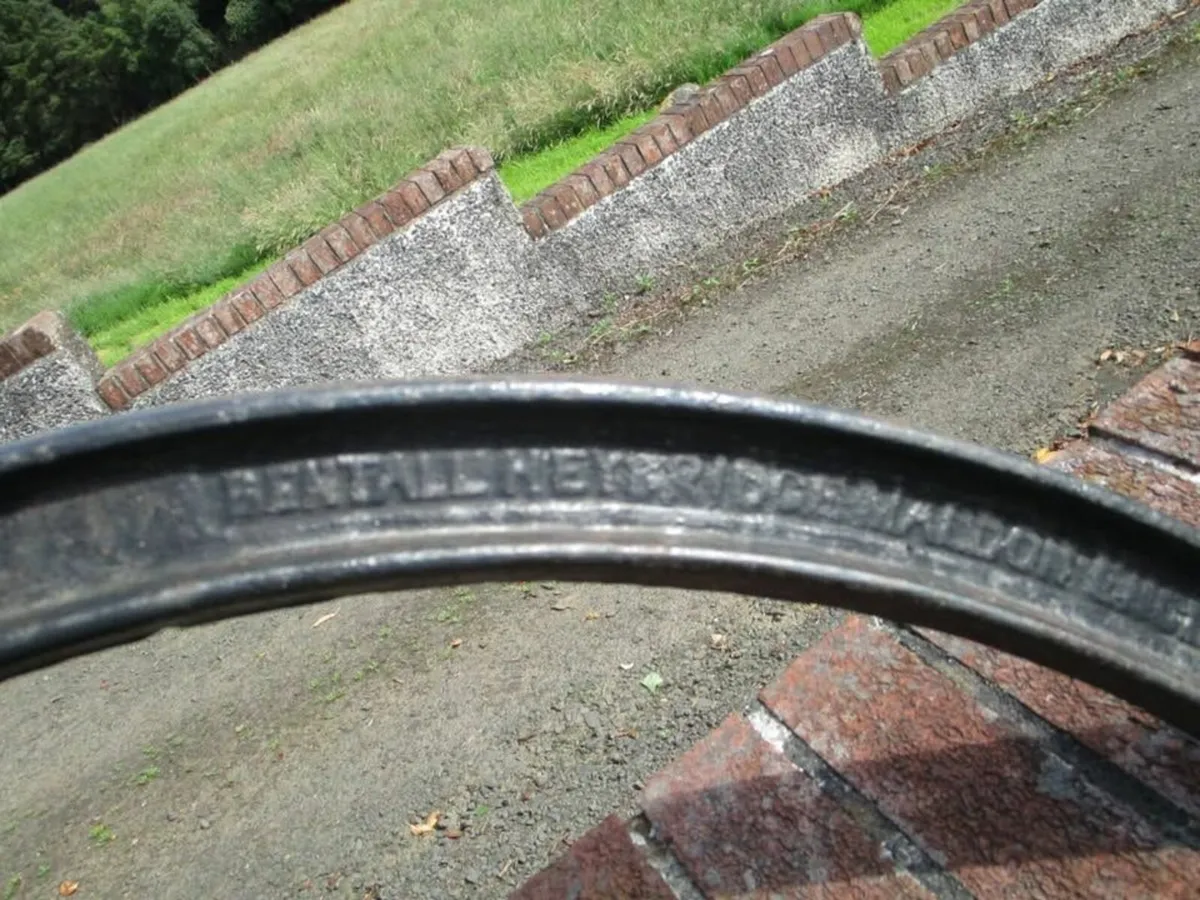 Large Cast Iron Crank Wheel - Image 3