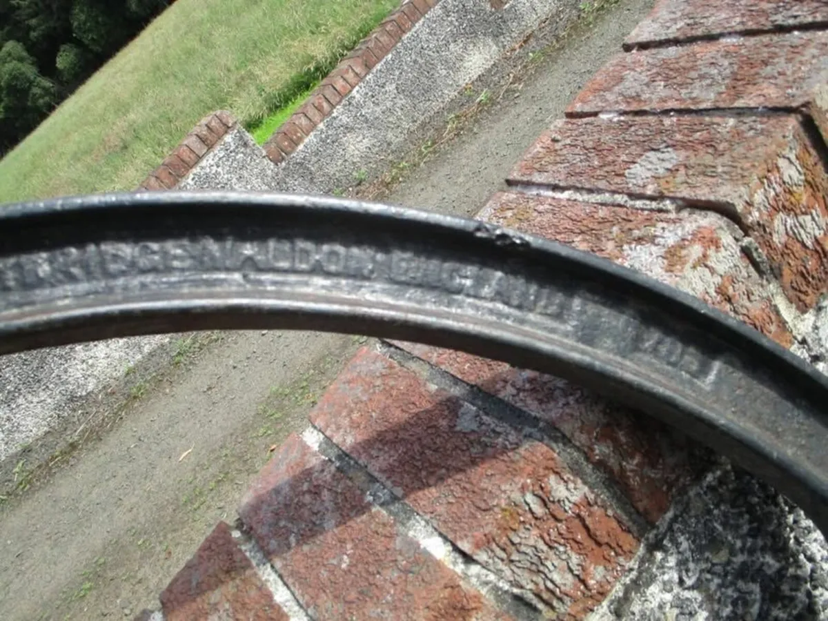 Large Cast Iron Crank Wheel - Image 4