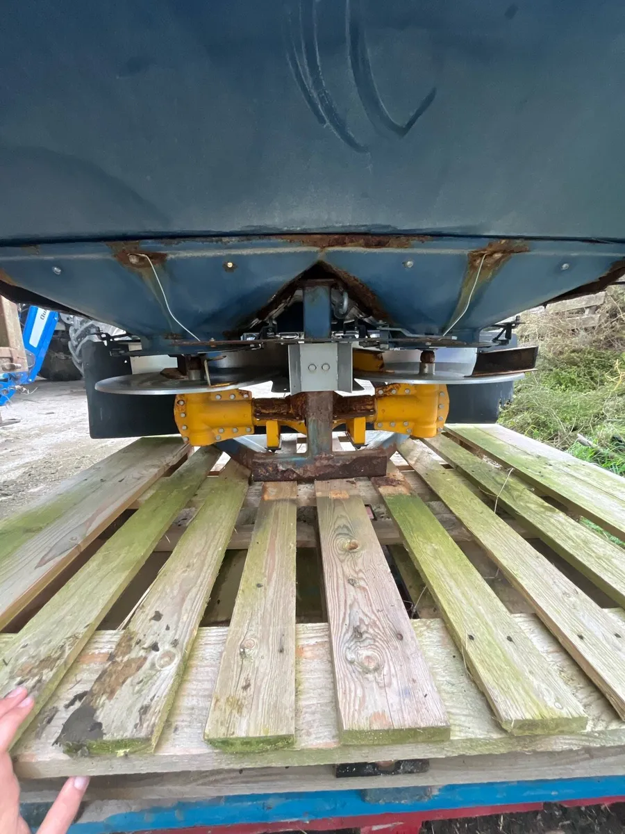 Bogballe fertiliser spreader - Image 3