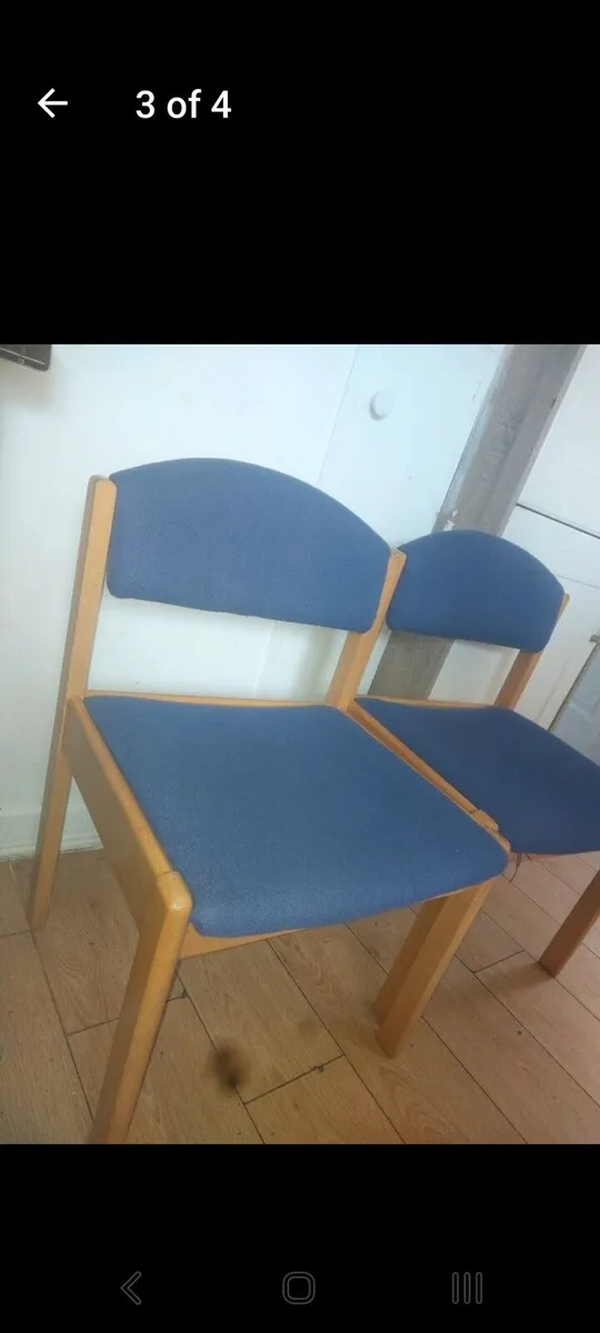 Set of 4 chairs - Image 1