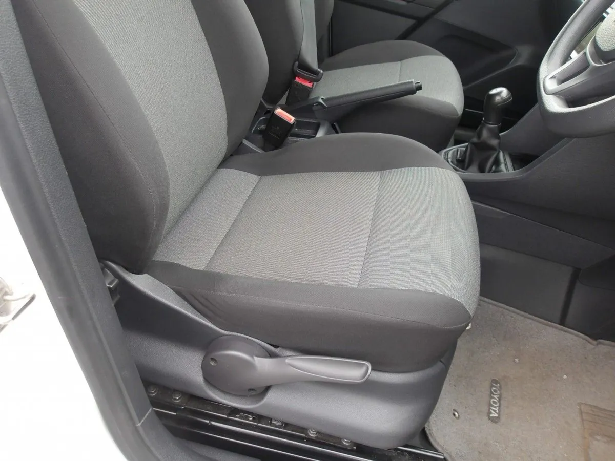 Volkswagen Caddy Caddy PV TDI M5F 5DR - Image 2