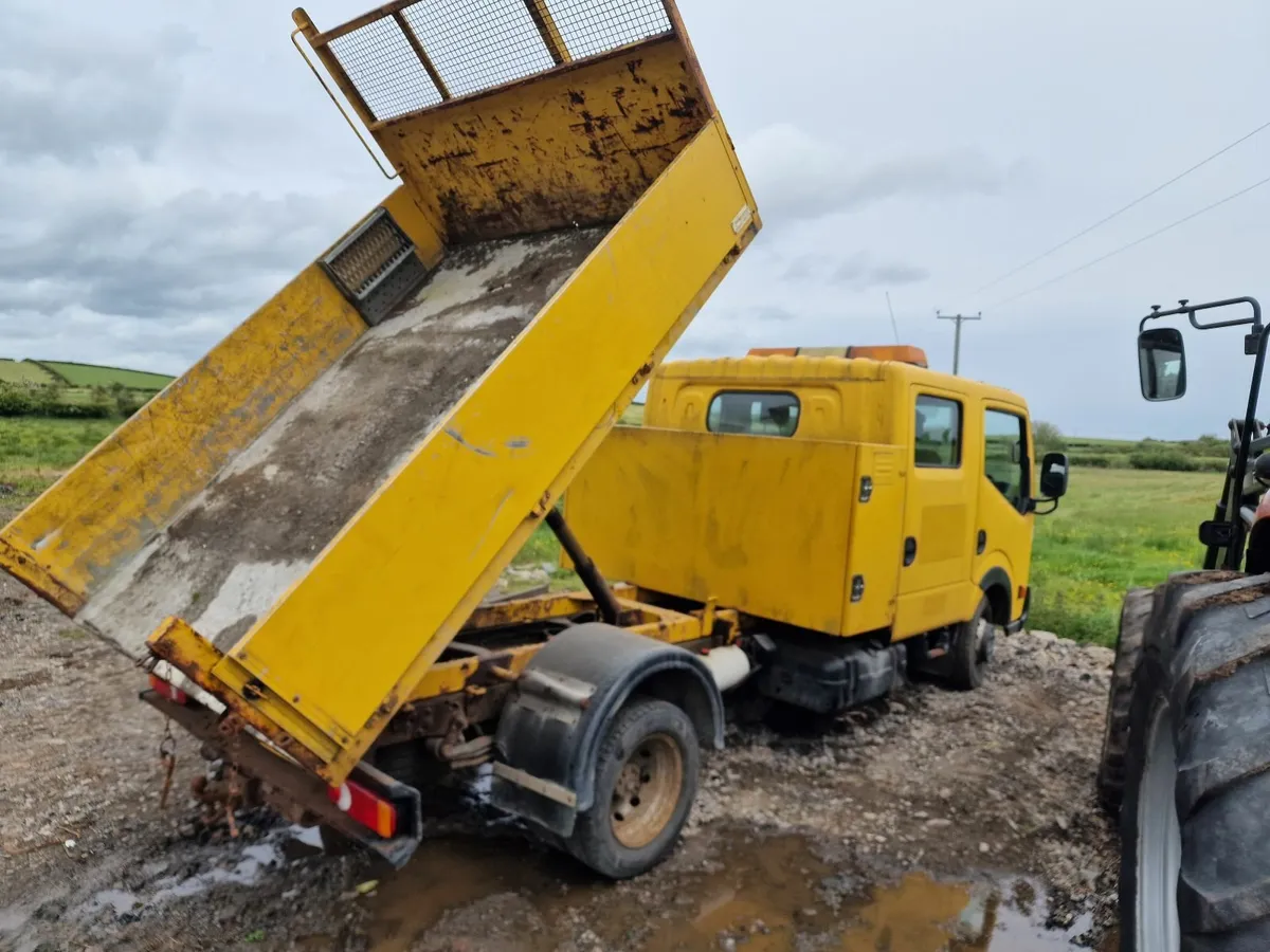 2013 Nissan Cabstar D/C Tipper 1 owner van 100k mi - Image 4