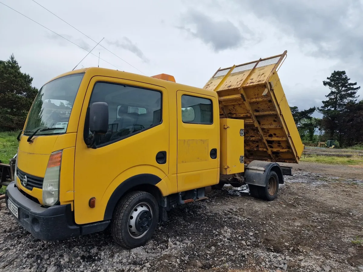 2013 Nissan Cabstar D/C Tipper 1 owner van 100k mi - Image 2