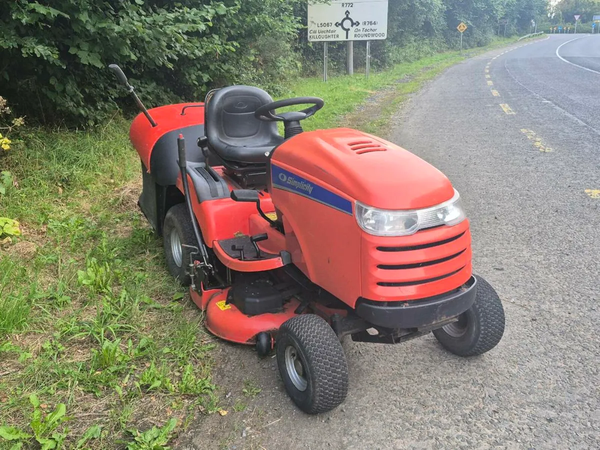 2× ride on lawnmowers - Image 1