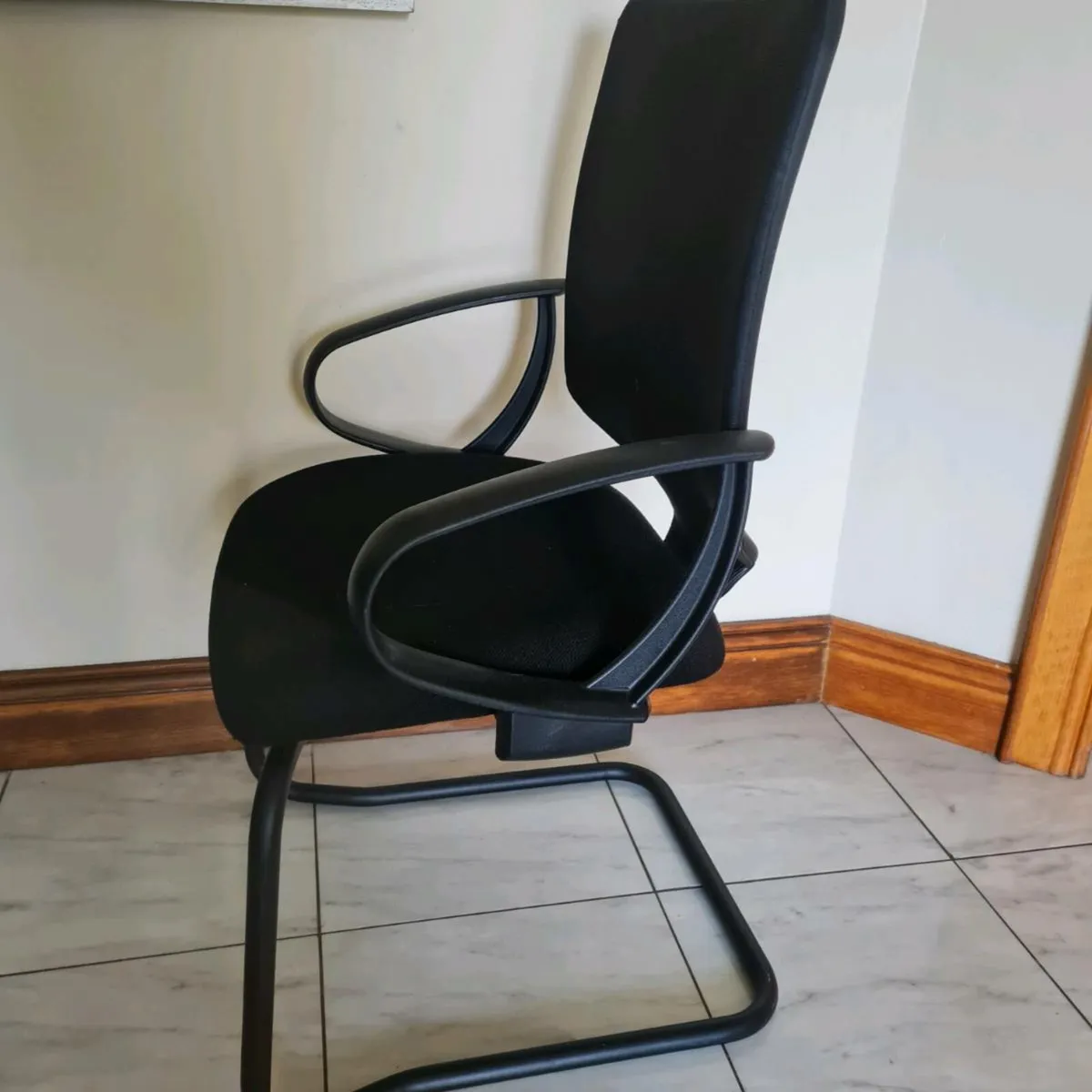 14 x  sven Black netback boardroom meeting chairs - Image 4