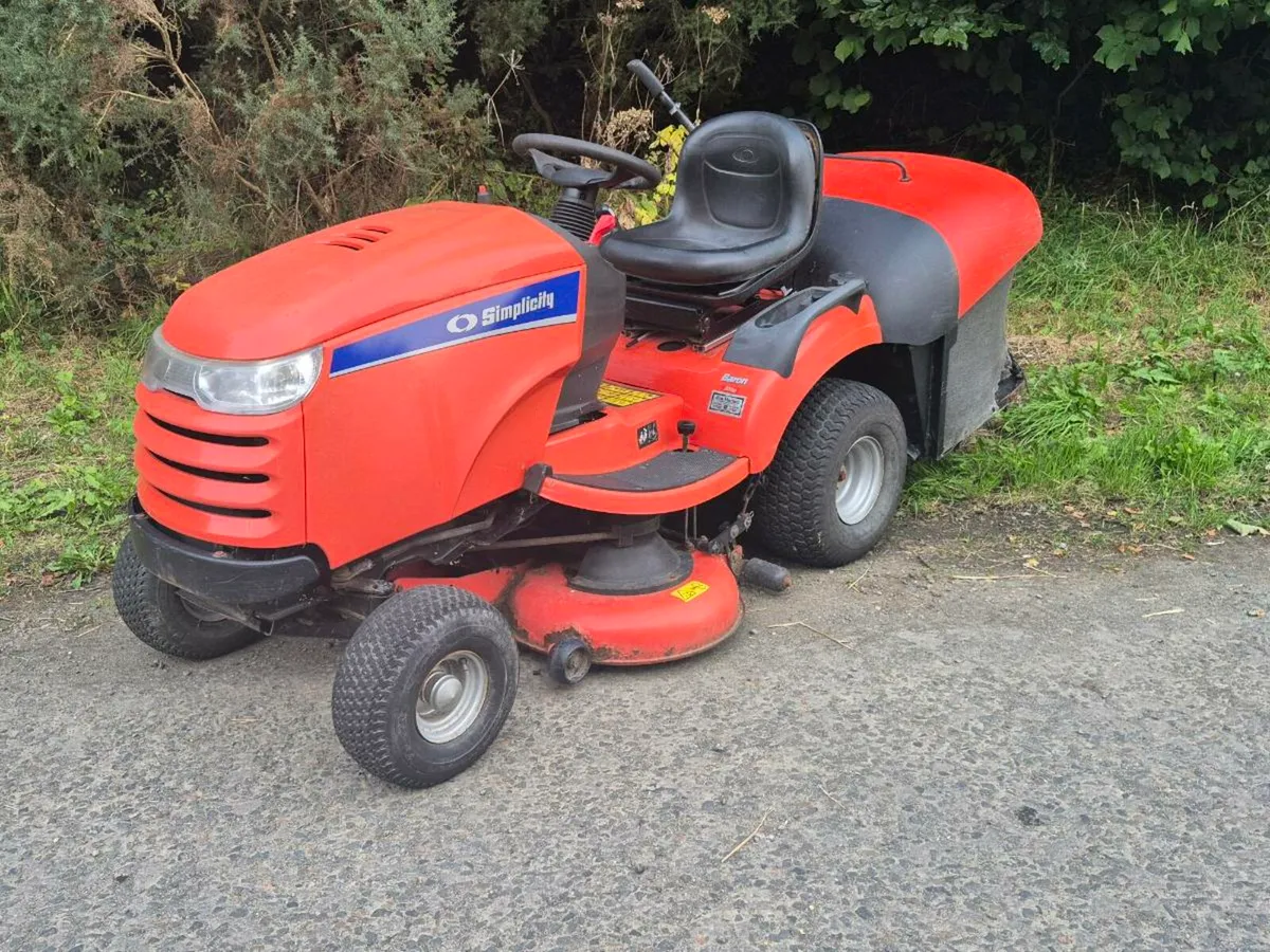 2× ride on lawnmowers - Image 3