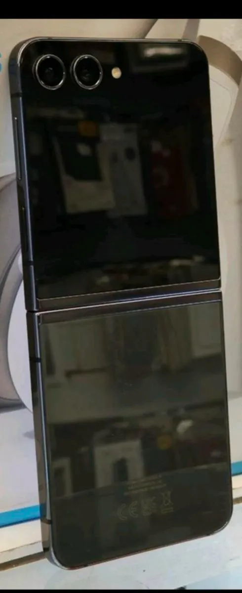 Samsung flip z 5 - Image 3
