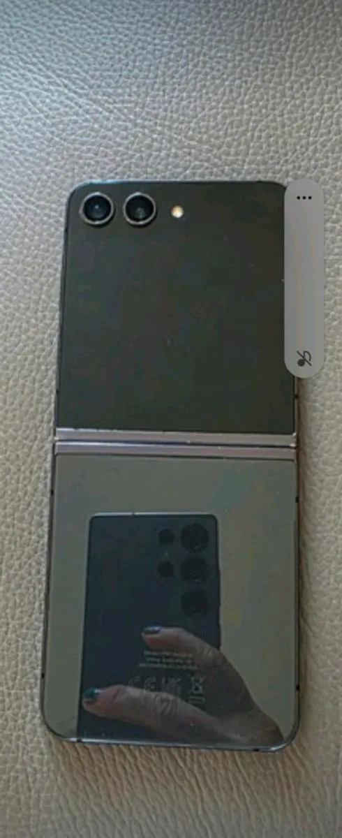 Samsung flip z 5 - Image 4