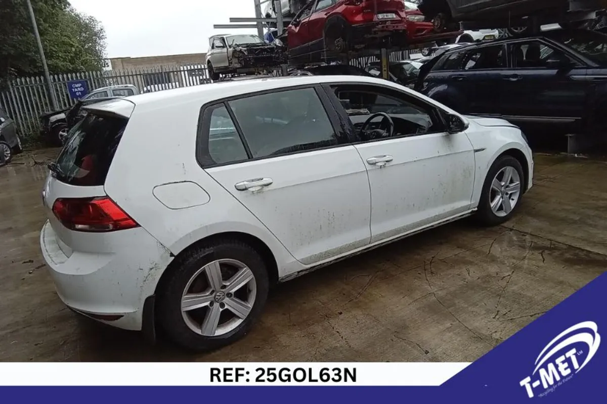 2014 VOLKSWAGEN GOLF BREAKING FOR PARTS - Image 4