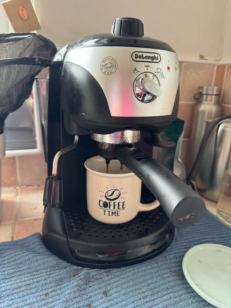 De Longhi Coffee Machine - Image 4