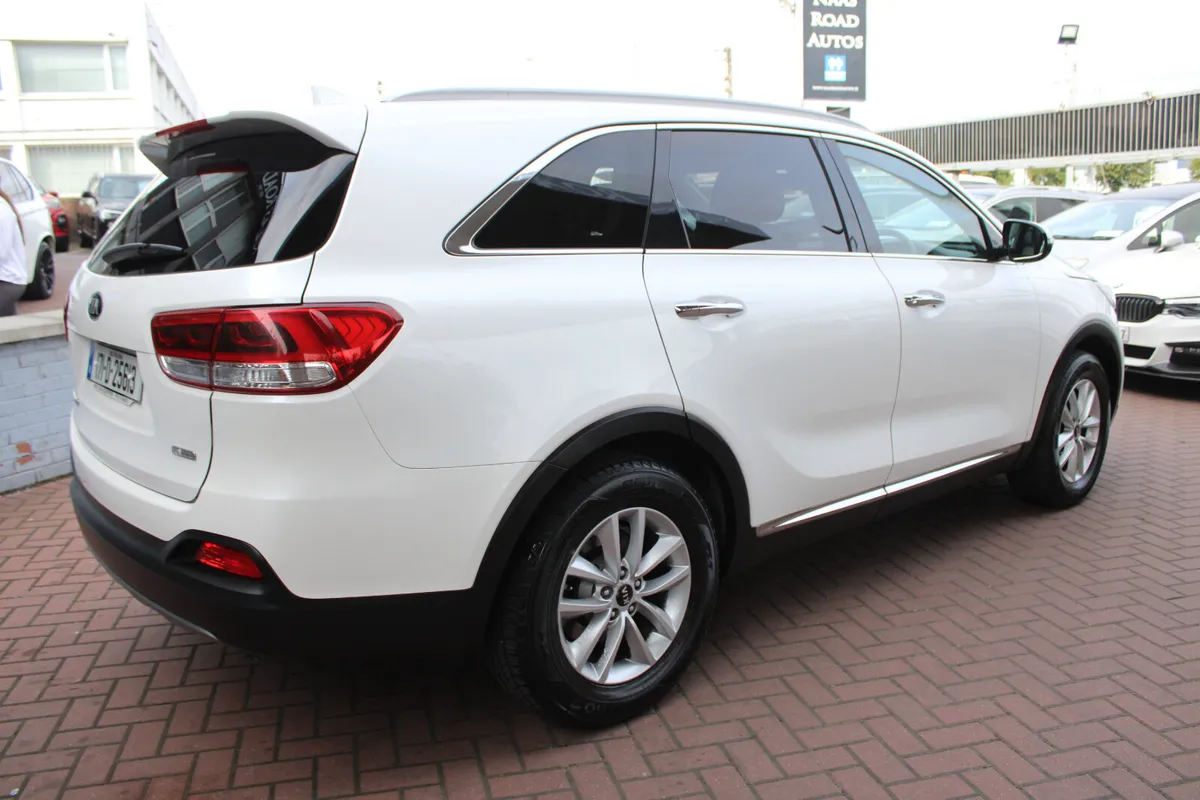 Kia Sorento 2017 - Image 4