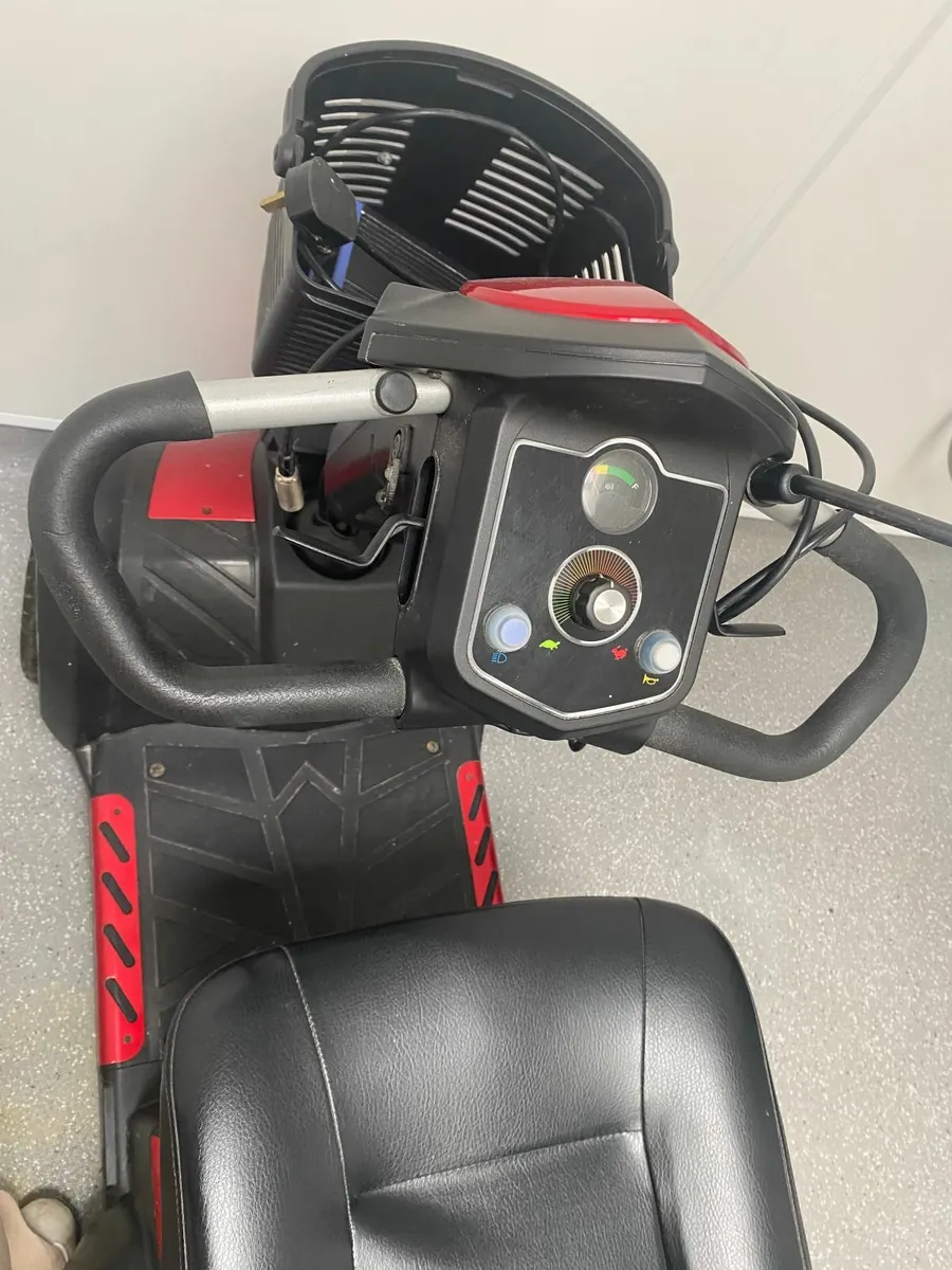 Electric wheelchair - Image 2