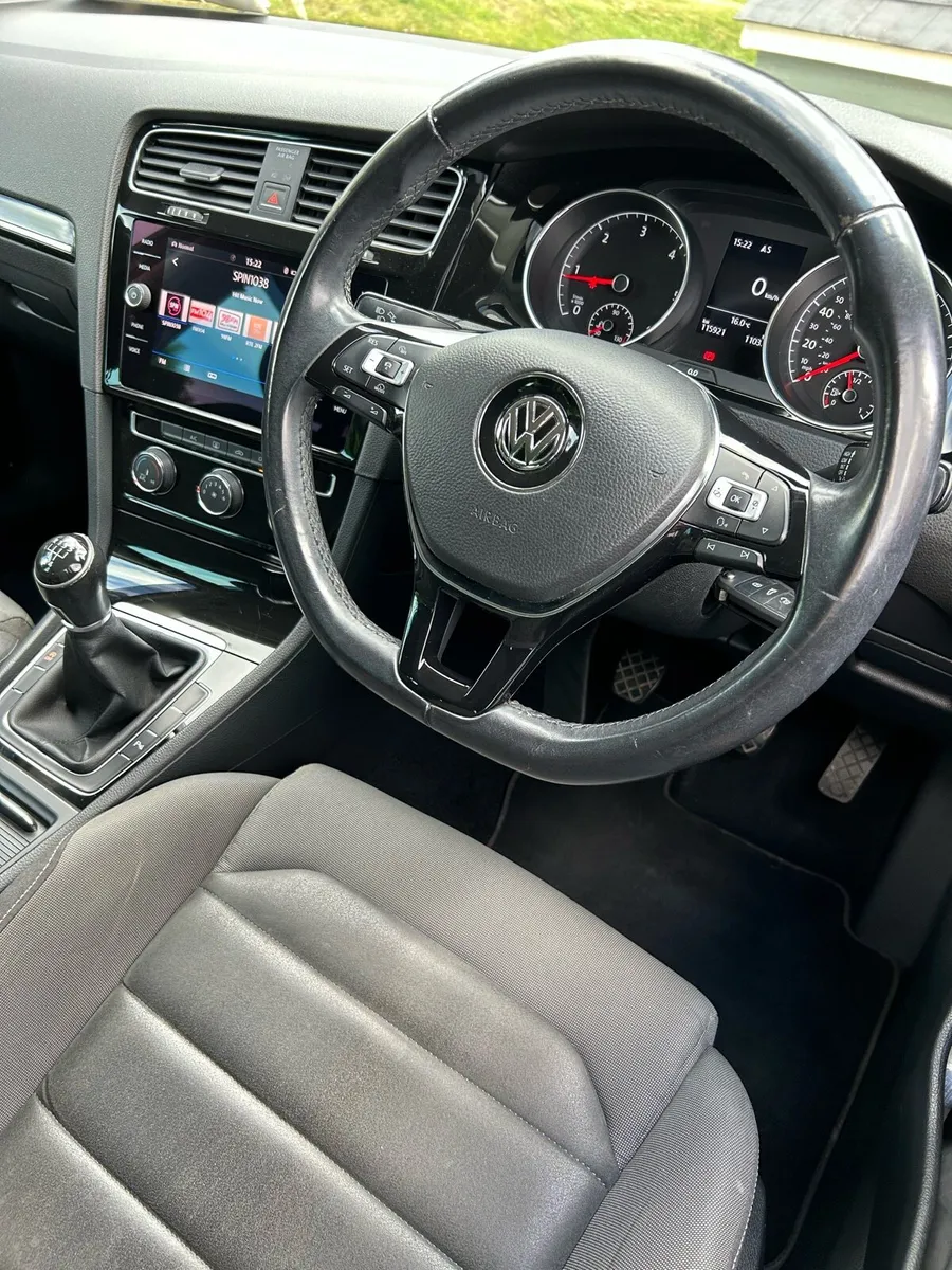 Volkswagen Golf - Image 4