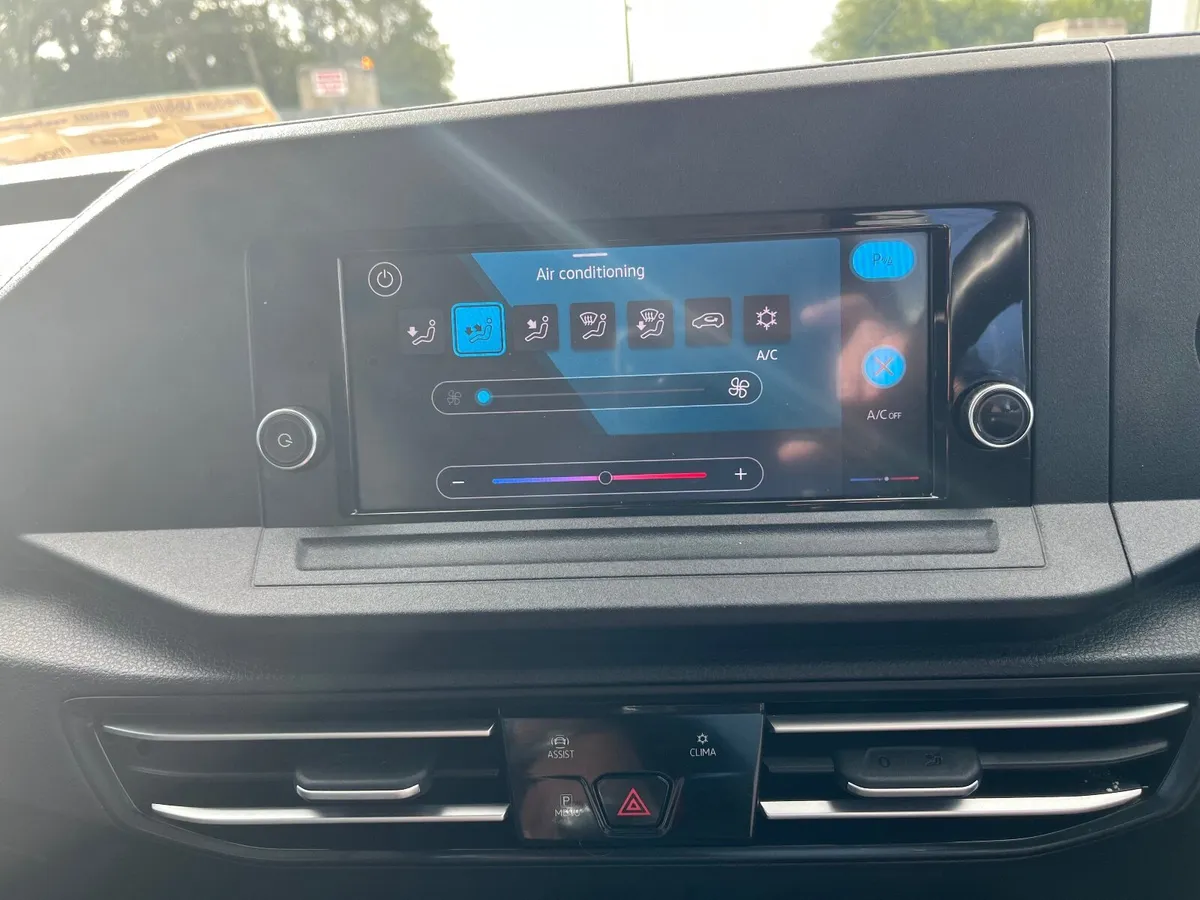 Volkswagen Caddy 2023 WAV Taxi Spec - Image 3