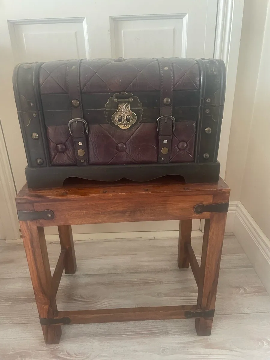 Vintage chest - Image 1