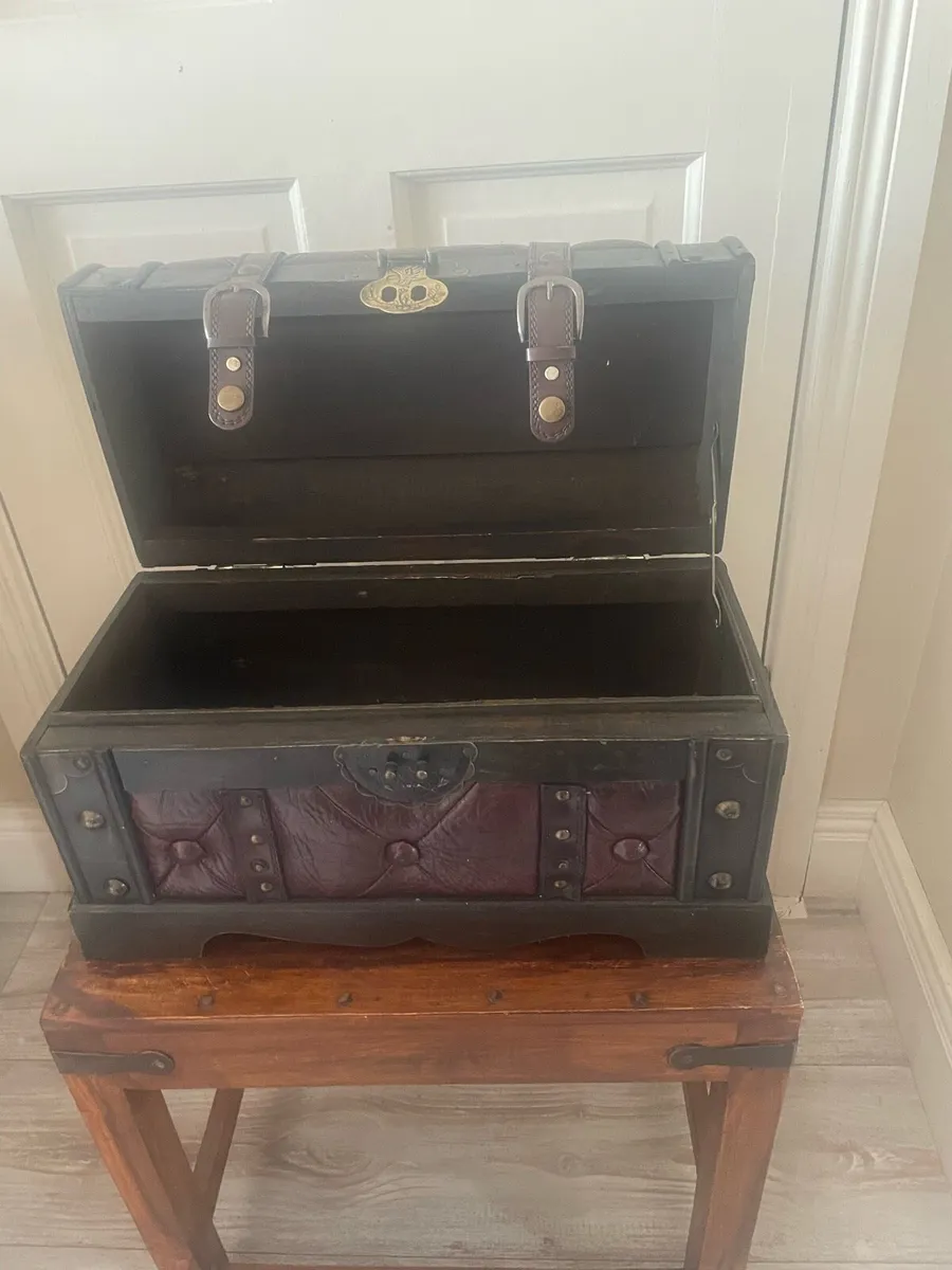 Vintage chest - Image 3