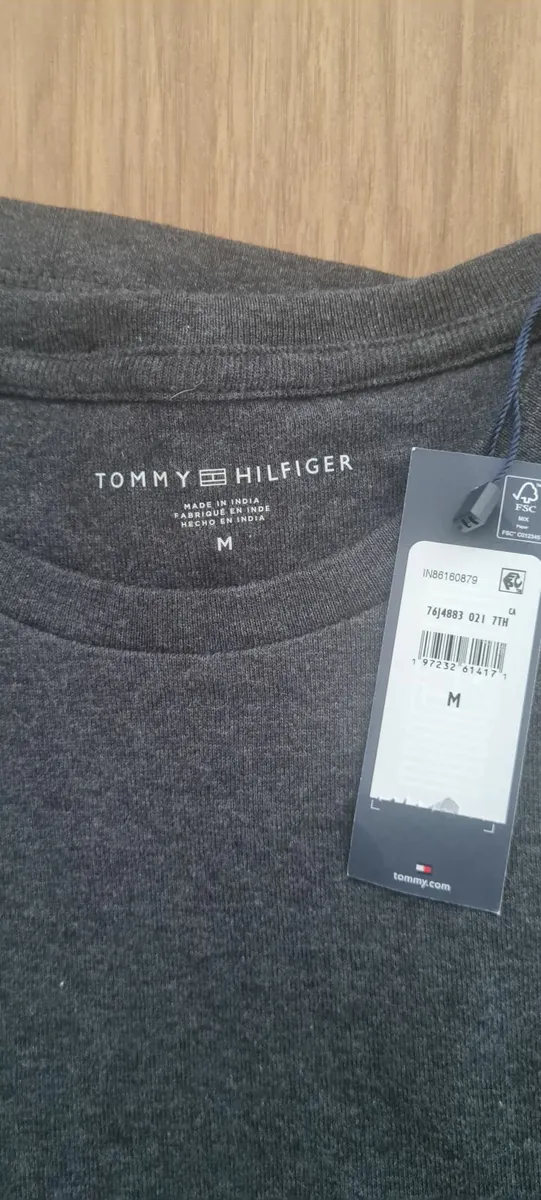 BNWT ladies Tommy Hilfiger original top size mediu - Image 1