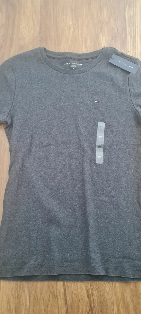 BNWT ladies Tommy Hilfiger original top size mediu - Image 3