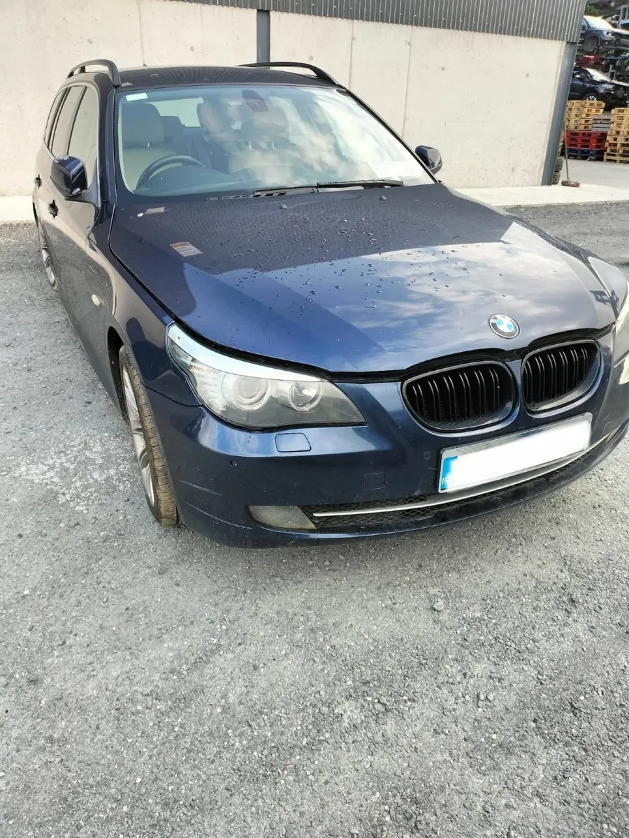 2010   BMW 520D Estate - Image 2