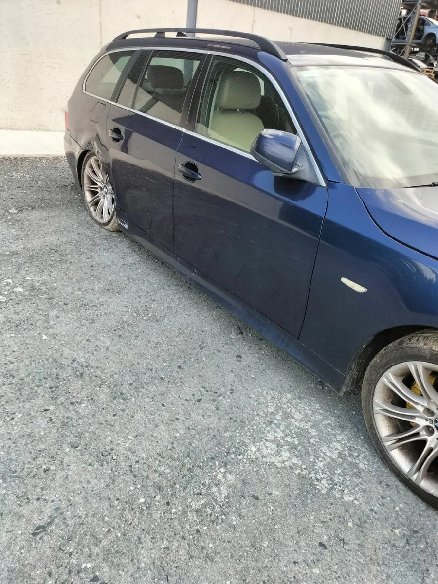 2010   BMW 520D Estate - Image 3
