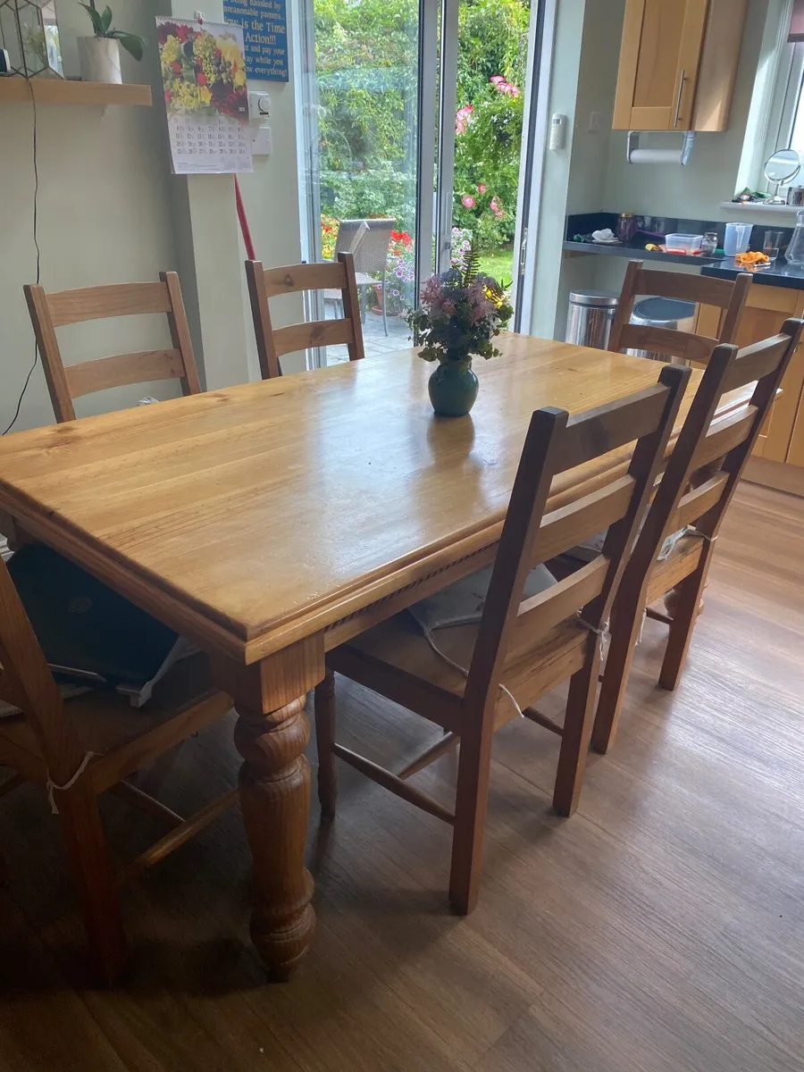 Kitchen Table and Chairs - Image 2