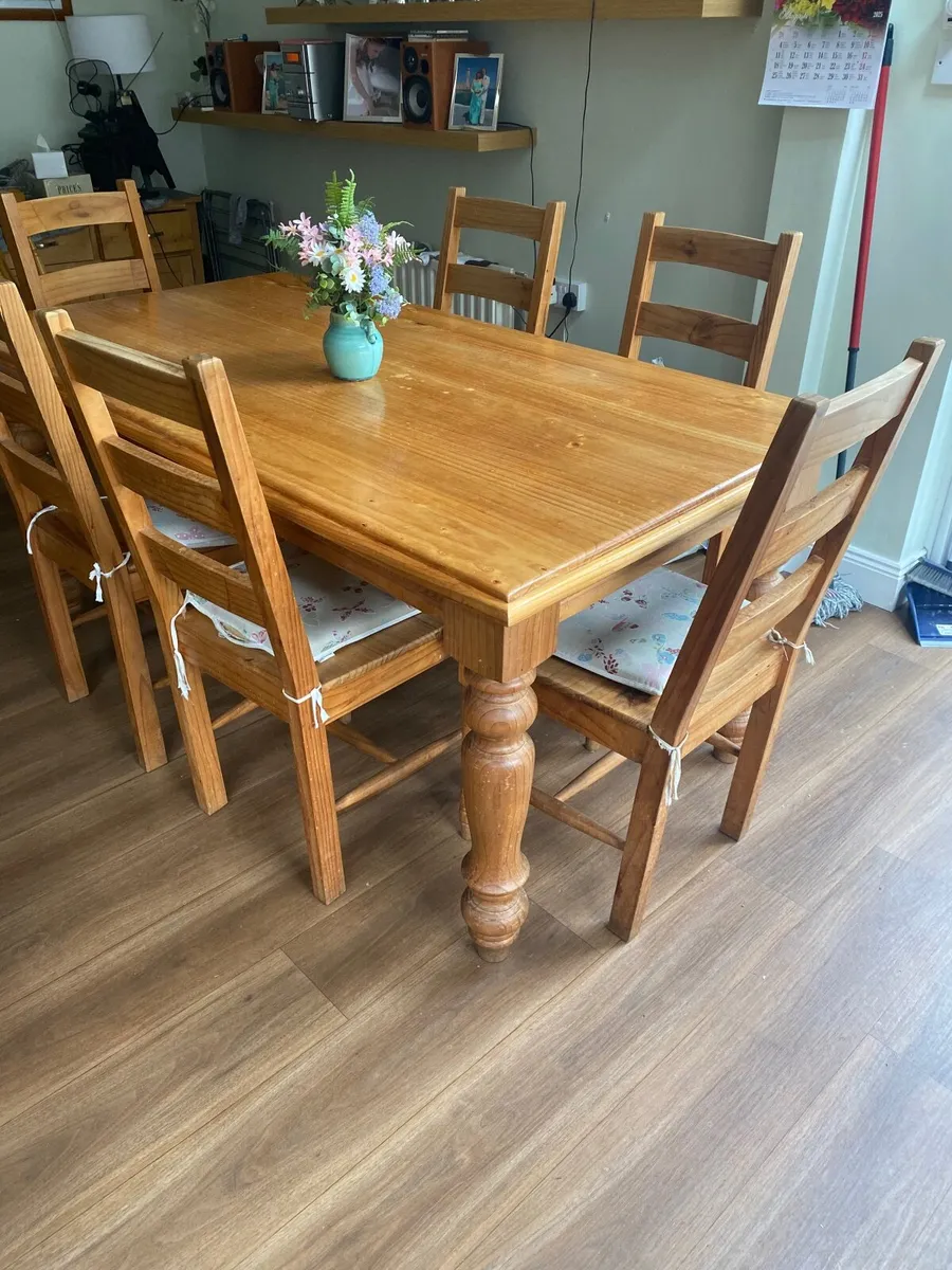 Kitchen Table and Chairs - Image 1