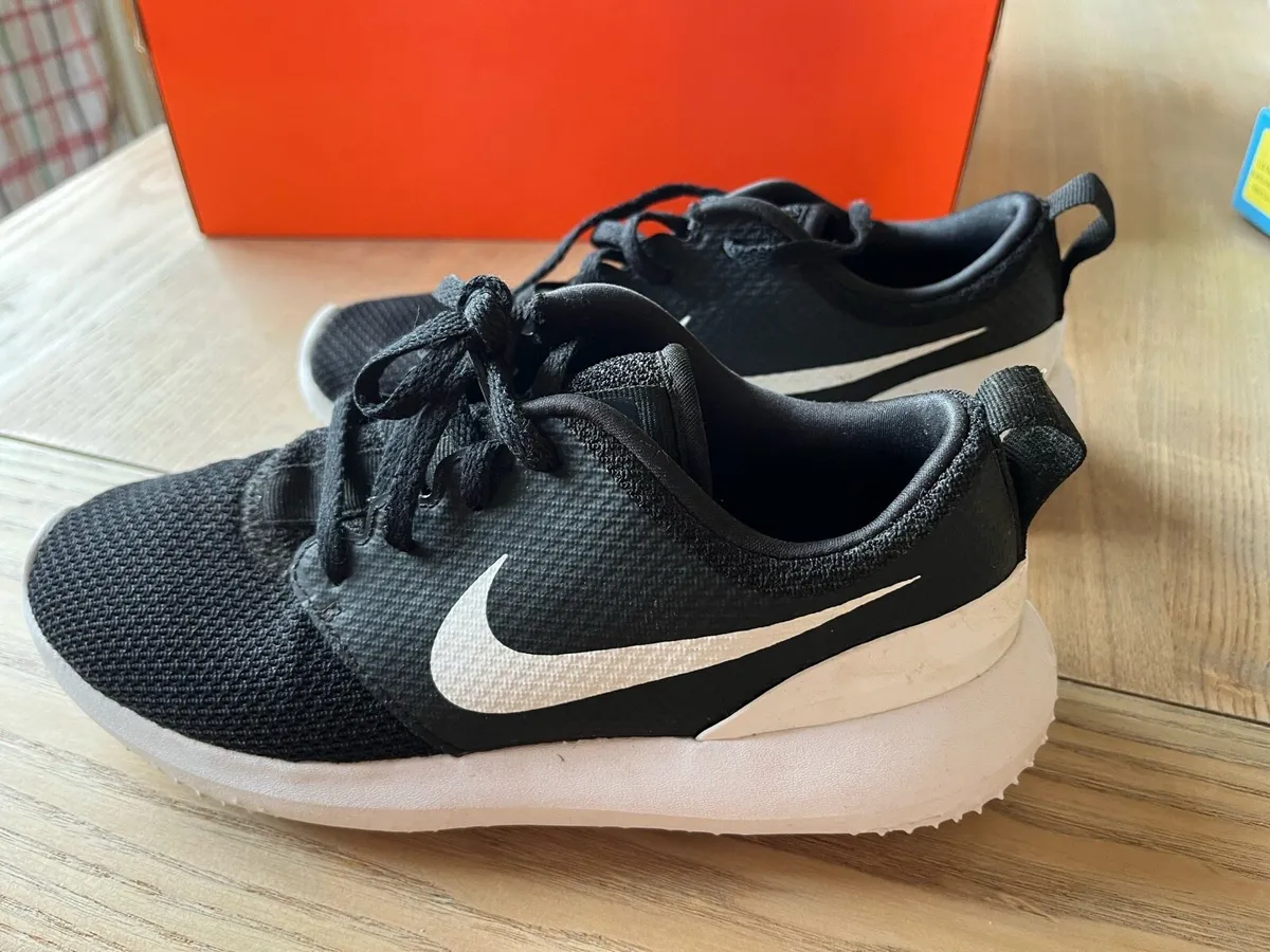 Nike golf shoes - Image 1