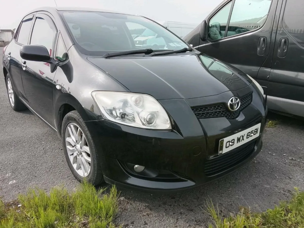 Toyota. Auris - Image 1